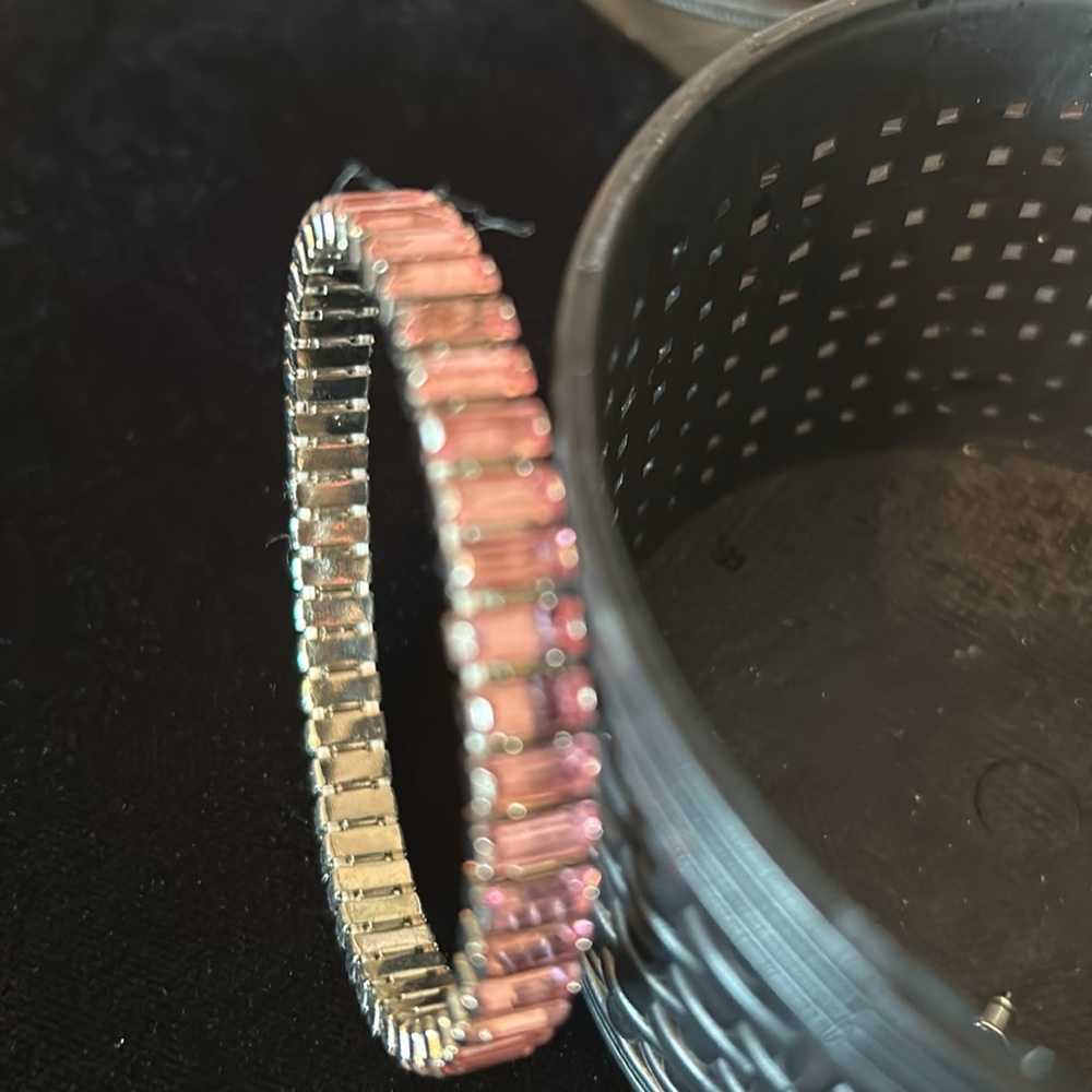Touchstone Crystal Swarovski Crystal stretchy bracelet new and pink.